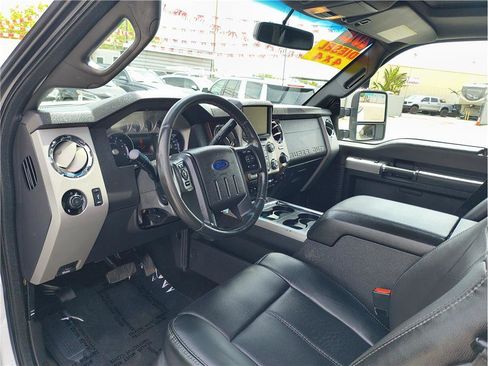 Used 2015 Ford F250 Lariat w/ Lariat Ultimate Package image 5