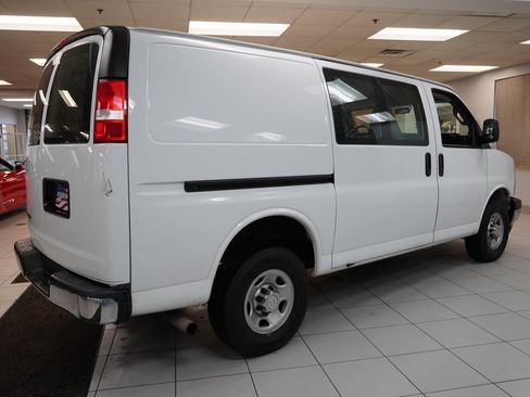 Used 2019 Chevrolet Express 2500 w/ Driver Convenience Package image 16