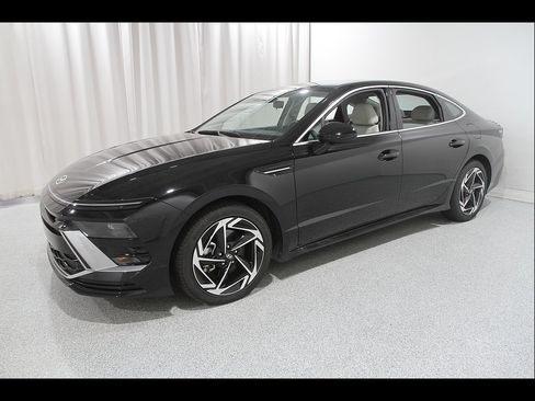 Certified 2026 Hyundai Sonata SEL AWD/4WD image 3