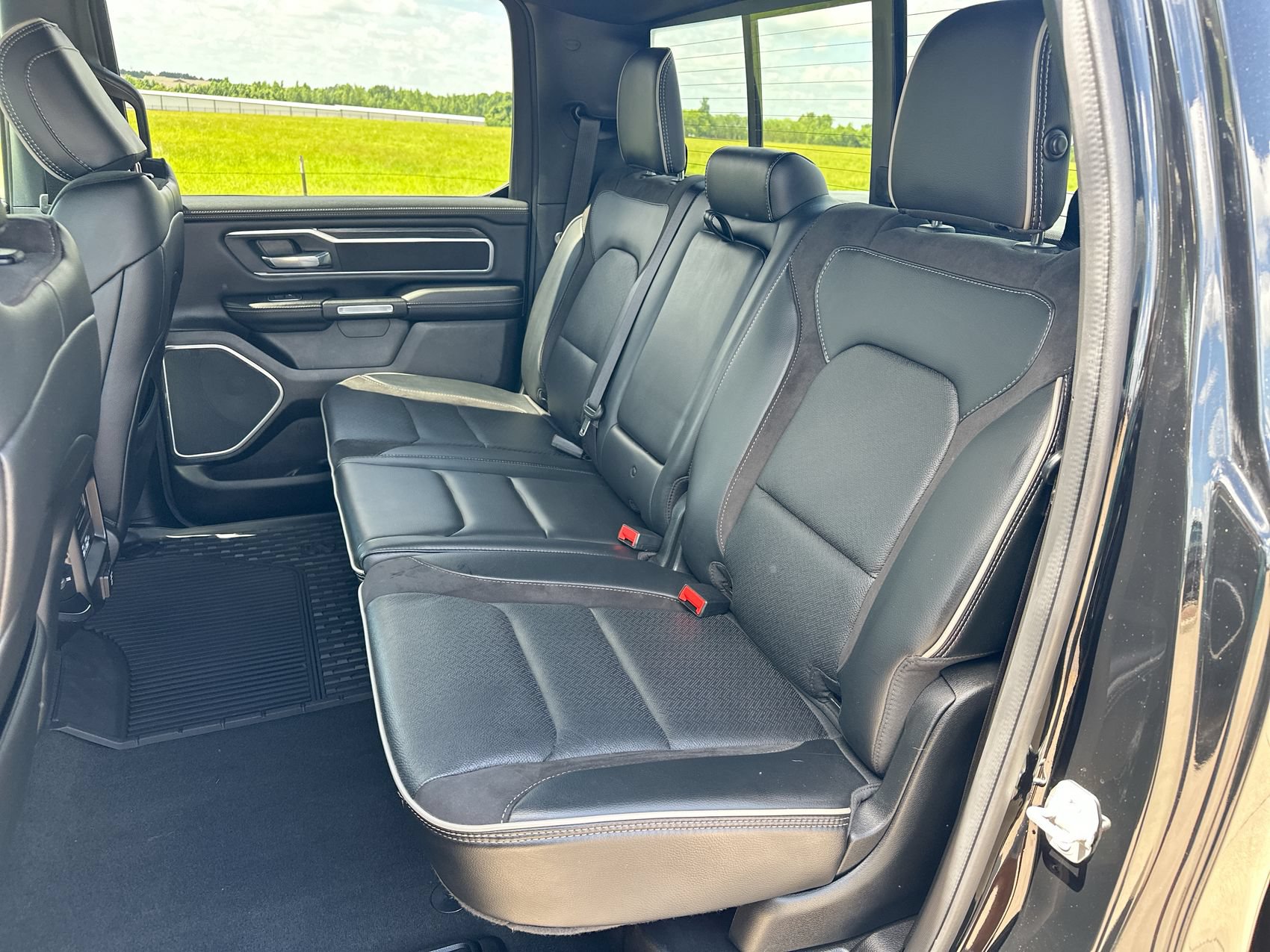 Used 2023 RAM 1500 Laramie AWD/4WD image 23
