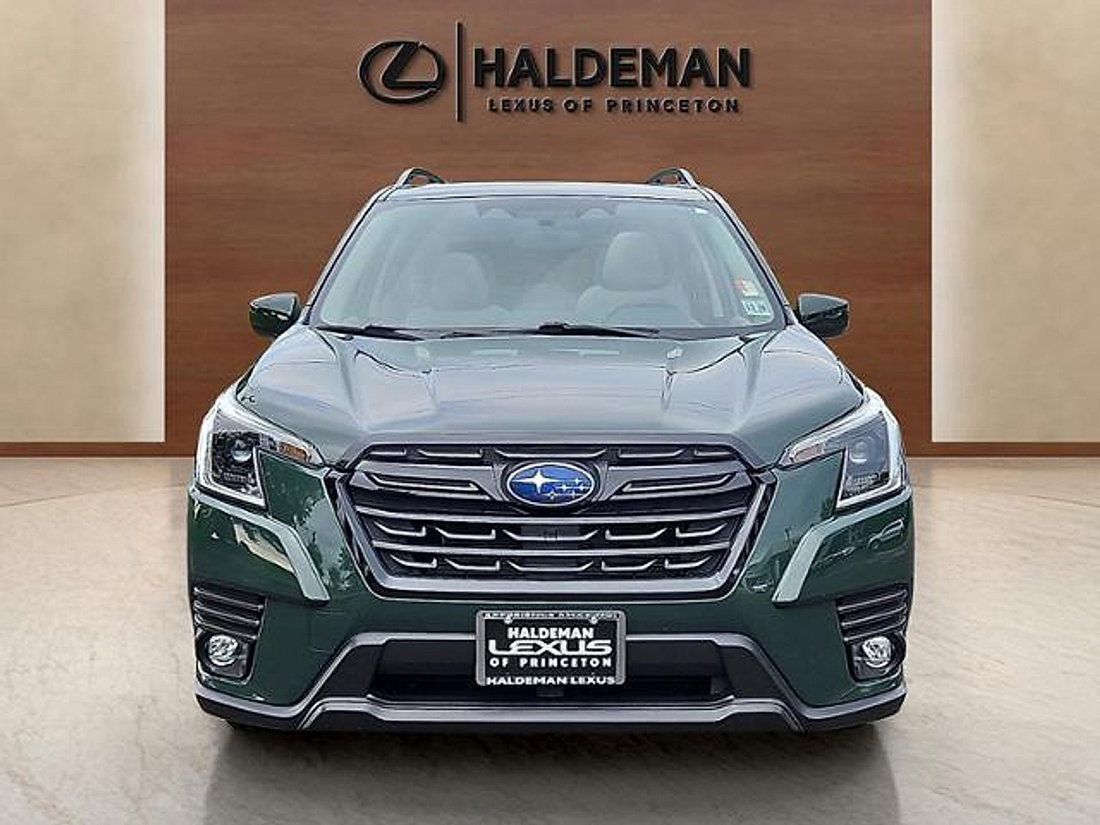 Used 2024 Subaru Forester Premium AWD/4WD image 2