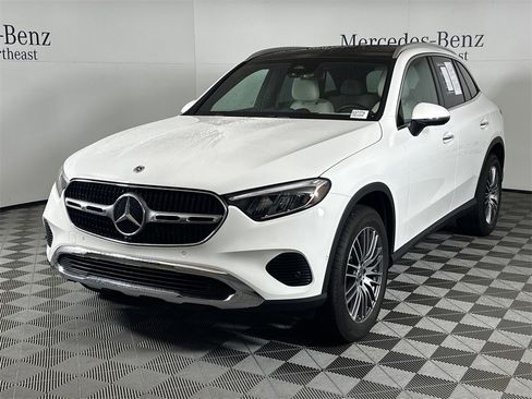 Certified 2026 Mercedes-Benz GLC 300 4MATIC image 3