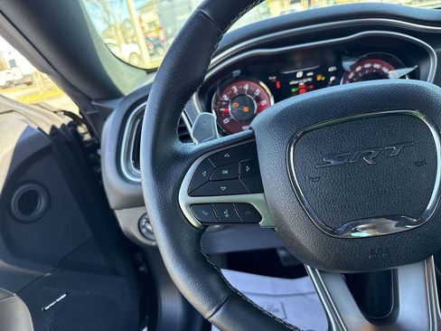 Used 2018 Dodge Challenger SRT Hellcat image 11