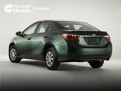Used 2016 Toyota Corolla LE FWD image 1