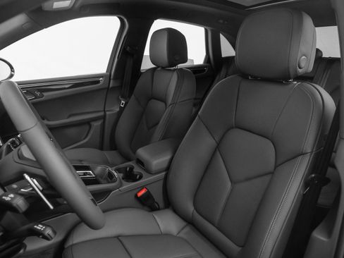 Used 2025 Porsche Macan image 41