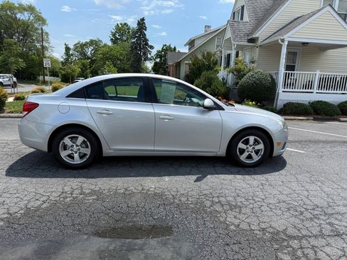 Used 2014 Chevrolet Cruze LT FWD image 2