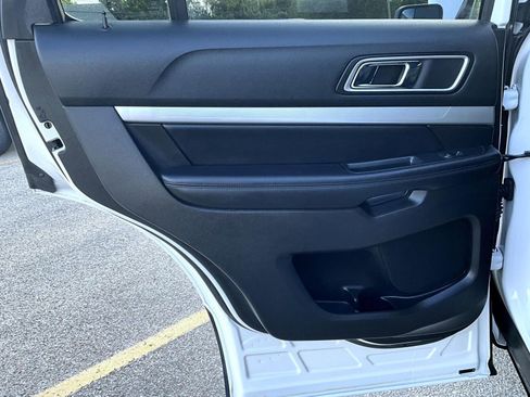 Used 2017 Ford Explorer XLT w/ Equipment Group 202A AWD/4WD image 24