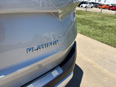 Used 2023 Nissan Rogue Platinum w/ Platinum Premium Package FWD image 10