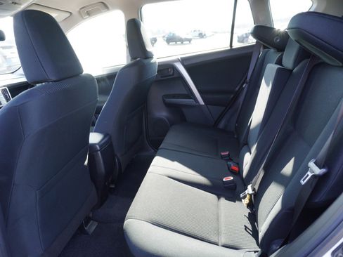 Used 2018 Toyota RAV4 LE image 13