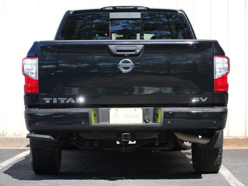 Used 2021 Nissan Titan SV w/ SV Convenience Package RWD image 10