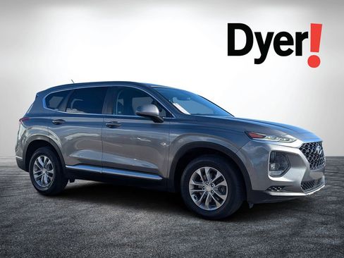 Used 2019 Hyundai Santa Fe SE image 1