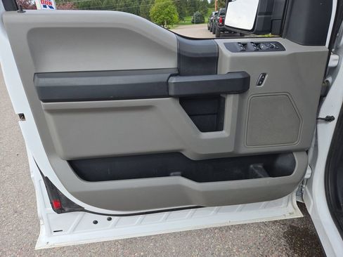 Used 2019 Ford F150 XL w/ Equipment Group 101A Mid AWD/4WD image 12