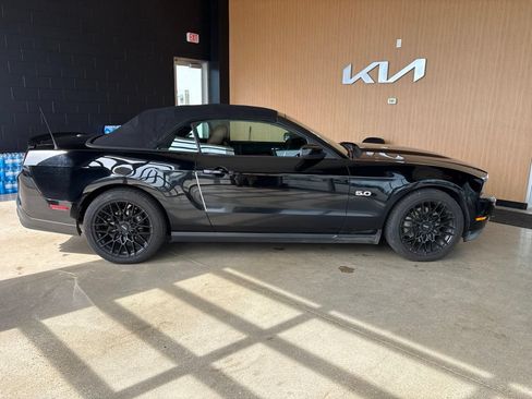 Used 2012 Ford Mustang GT Premium w/ HID Headlamps & Security Pkg RWD image 15