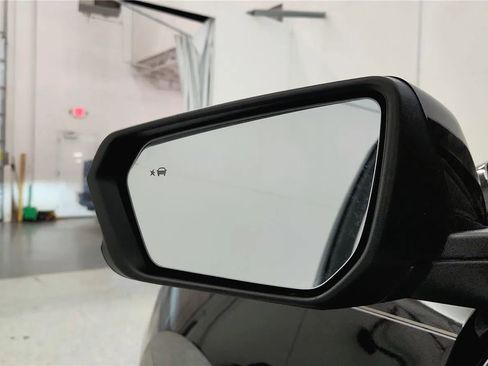 Used 2024 Chevrolet Equinox LT image 28