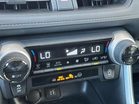 Used 2025 Toyota RAV4 XLE FWD image 20