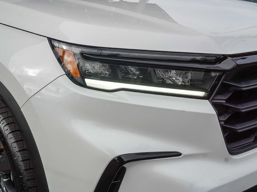 Used 2025 Honda Pilot Sport image 10