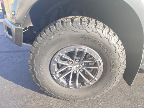 Used 2018 Ford F150 Raptor w/ Equipment Group 802A Luxury image 7