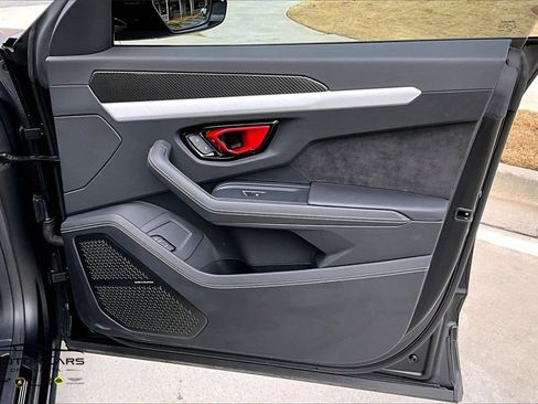 Used 2024 Lamborghini Urus S image 21