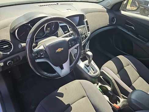 Used 2014 Chevrolet Cruze LT image 11