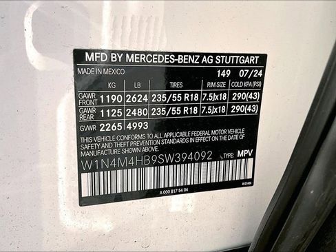 Used 2025 Mercedes-Benz GLB 250 4MATIC image 35