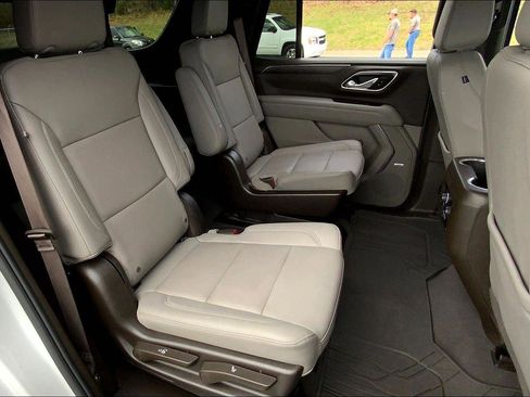 Used 2024 Chevrolet Tahoe LT w/ LT Signature Package image 24