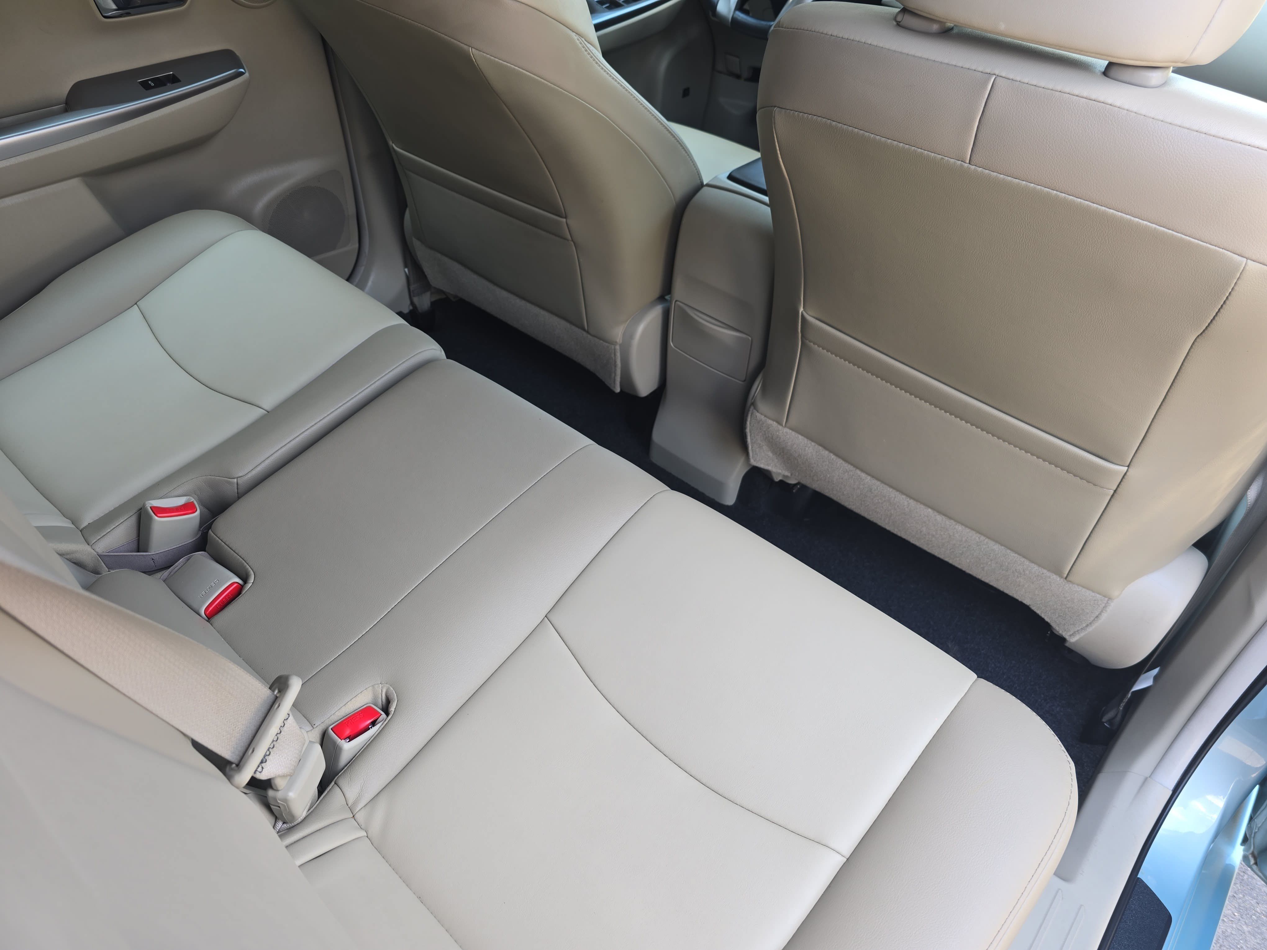 Used 2015 Toyota Prius V Five w/ Advanced Technology Package FWD image 11
