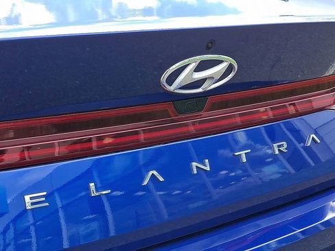 Used 2023 Hyundai Elantra Limited w/ Cargo Package image 31