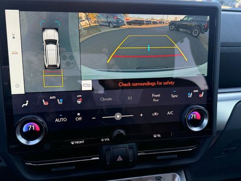 Used 2025 Lexus GX 550 w/ Accessory Package (Z1) image 40