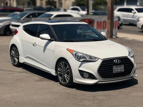 Used 2016 Hyundai Veloster Turbo w/ Option Group 04 FWD image 2