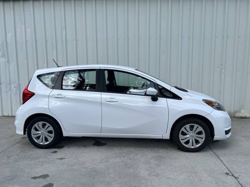 Used 2017 Nissan Versa Note SV FWD image 2