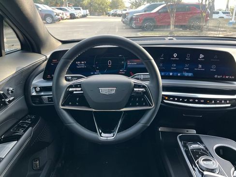 Used 2024 Cadillac Lyriq Luxury AWD/4WD image 15