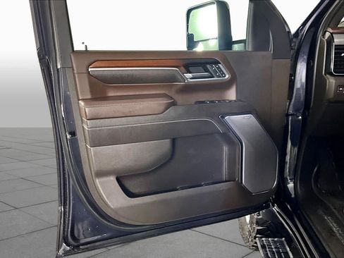 Used 2024 GMC Sierra 2500 Denali w/ Denali Reserve Package AWD/4WD image 42