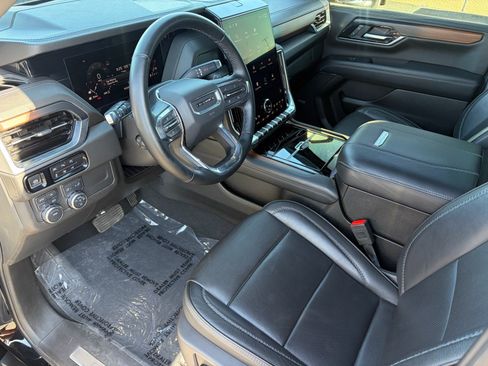 Used 2025 GMC Yukon Denali AWD/4WD image 11
