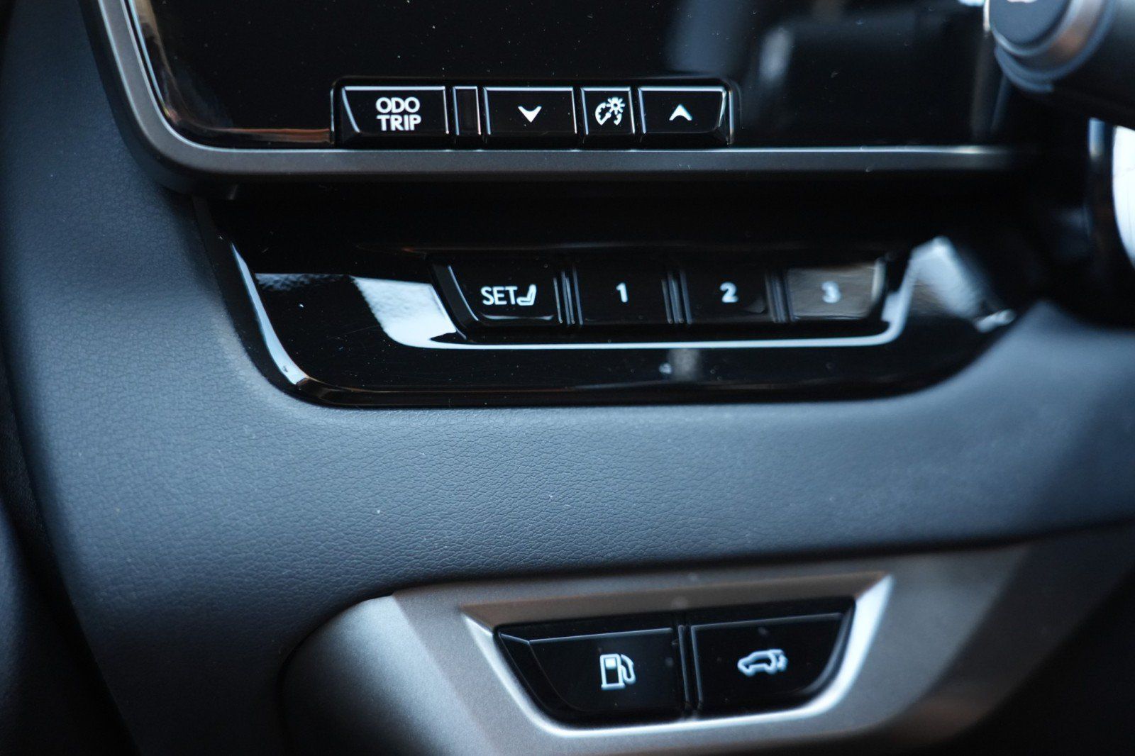 Used 2023 Lexus RX 350 Premium Plus w/ Cold Area Package FWD image 18