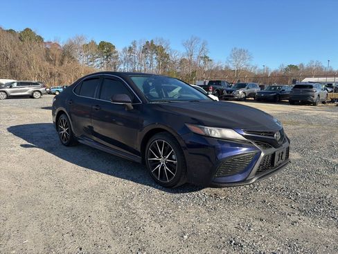 Used 2022 Toyota Camry SE image 7
