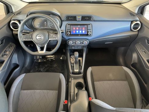 Used 2025 Nissan Versa SV image 31
