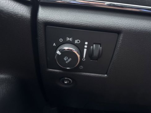 Used 2018 Jeep Grand Cherokee Limited image 9