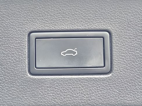 Certified 2023 Volkswagen Atlas SE FWD image 27
