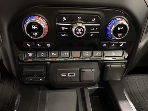 Used 2020 GMC Sierra 3500 Denali w/ Denali Ultimate Package AWD/4WD image 19