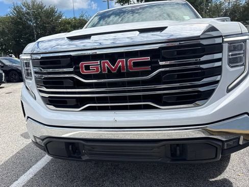 Used 2025 GMC Sierra 1500 SLT AWD/4WD image 2
