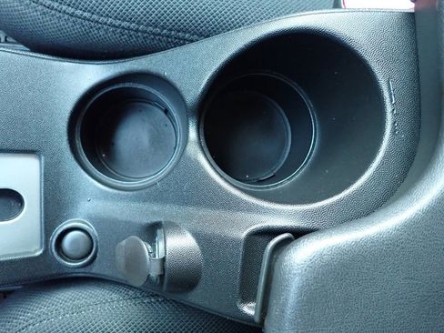 Used 2008 Pontiac Grand Prix SE image 23