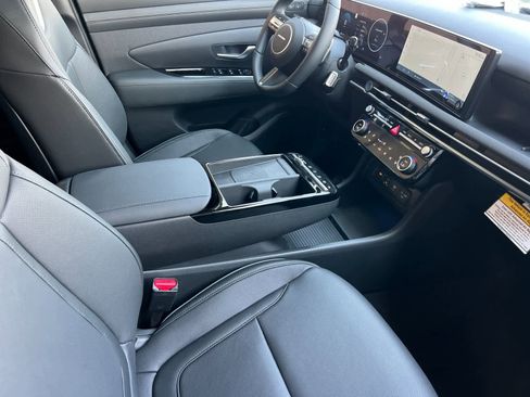 New 2025 Hyundai Tucson Limited image 15