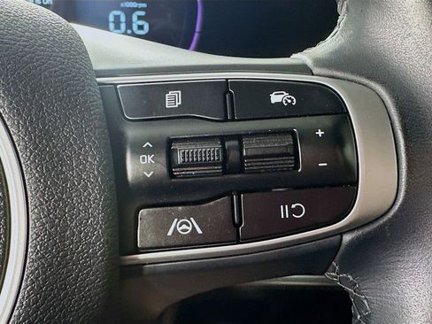 Used 2025 Kia Sportage EX w/ Premium Package FWD image 23