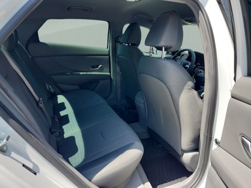Certified 2023 Hyundai Elantra SE w/ Cargo Package FWD image 14