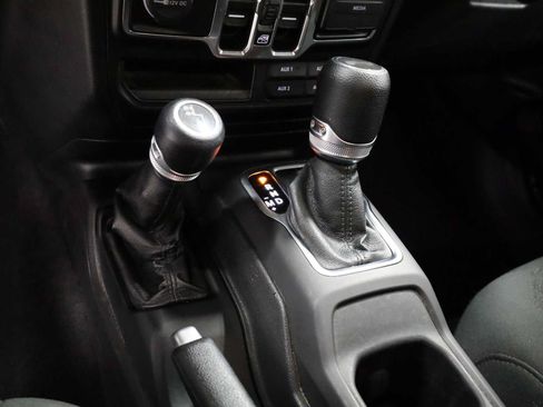 Used 2020 Jeep Wrangler Unlimited Sport AWD/4WD image 26