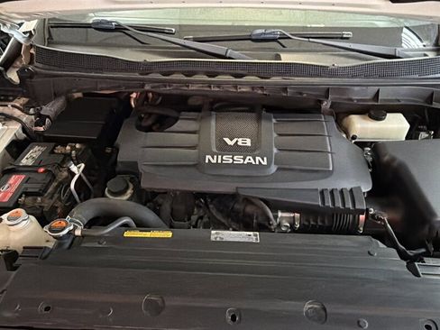 Used 2017 Nissan Titan SV image 30