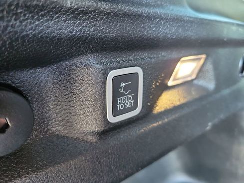 Used 2022 Jeep Grand Cherokee L Laredo image 12