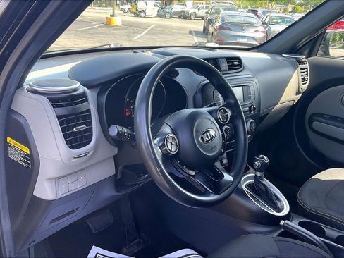 Used 2016 Kia Soul + FWD image 14