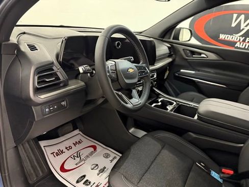 New 2026 Chevrolet Traverse LT image 13