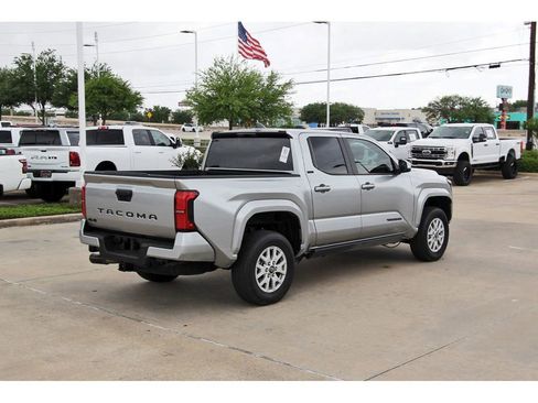 Used 2025 Toyota Tacoma TRD Sport image 6